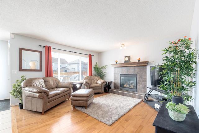 717 Cranston Drive Se, House detached with 4 bedrooms, 3 bathrooms and 4 parking in Calgary AB | Image 2