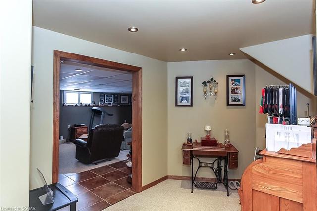 212 Aspen Ridge Drive, House detached with 3 bedrooms, 2 bathrooms and 4 parking in Clearview ON | Image 28