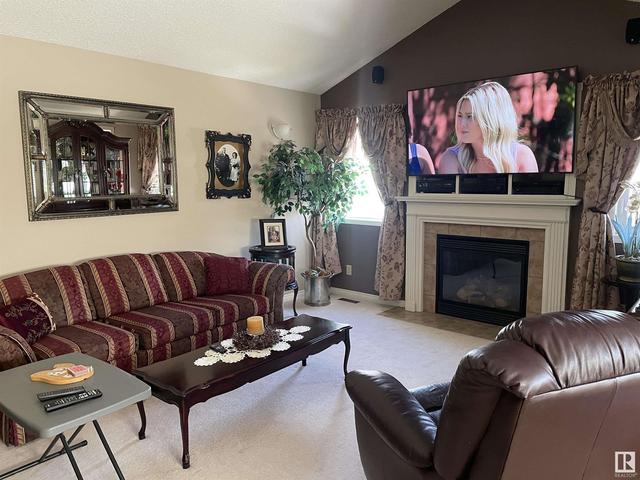5603 204 St Nw, House detached with 4 bedrooms, 3 bathrooms and 4 parking in Edmonton AB | Image 3