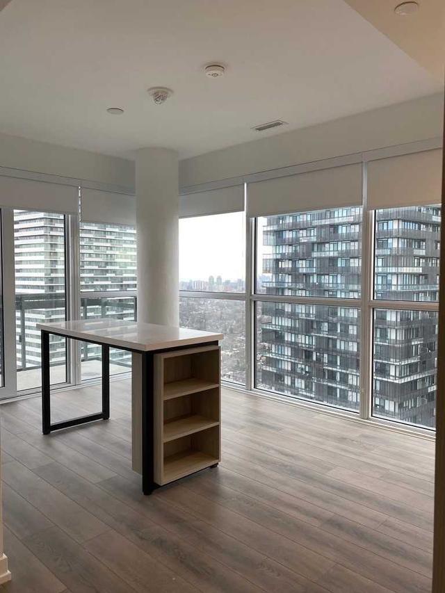 3705 - 39 Roehamptons Ave, Condo with 2 bedrooms, 2 bathrooms and 0 parking in Toronto ON | Image 9