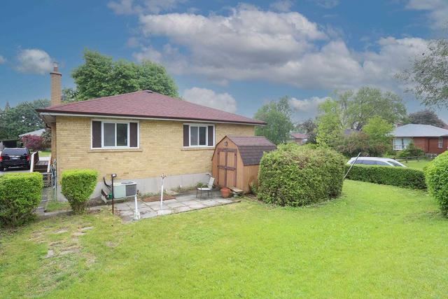 62 Seminole Ave, House detached with 3 bedrooms, 2 bathrooms and 3 parking in Toronto ON | Image 8