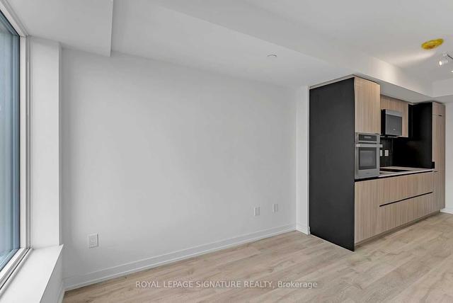 1008 - 2 Augusta Ave, Condo with 1 bedrooms, 2 bathrooms and 0 parking in Toronto ON | Image 25