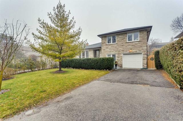479 Glengary Ave, House detached with 5 bedrooms, 4 bathrooms and 3 parking in Toronto ON | Image 1