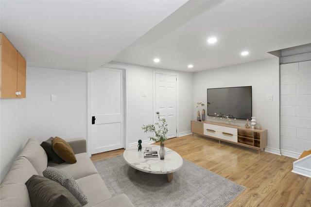 3 Inwood Ave, House detached with 1 bedrooms, 1 bathrooms and 0 parking in Toronto ON | Image 21