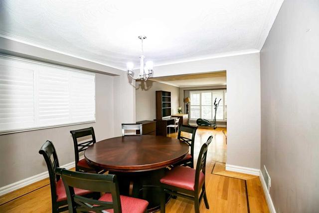 111 Larchmere Ave, House detached with 4 bedrooms, 4 bathrooms and 10 parking in Toronto ON | Image 3