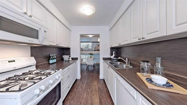 63 - 10 Rodda Blvd, Townhouse with 3 bedrooms, 2 bathrooms and 2 parking in Toronto ON | Image 3