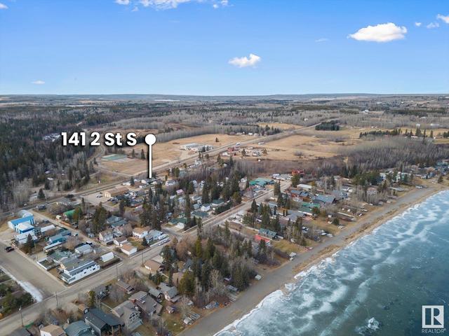 141 2 St, House detached with 3 bedrooms, 2 bathrooms and null parking in Seba Beach AB | Image 2