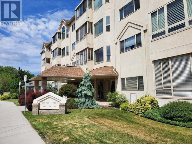 3805 - 30th Avenue Unit# 213, Condo with 2 bedrooms, 2 bathrooms and null parking in East Kootenay C BC | Image 2