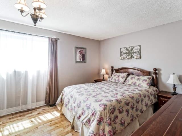 76 Trewartha Cres, House detached with 4 bedrooms, 3 bathrooms and 6 parking in Brampton ON | Image 10
