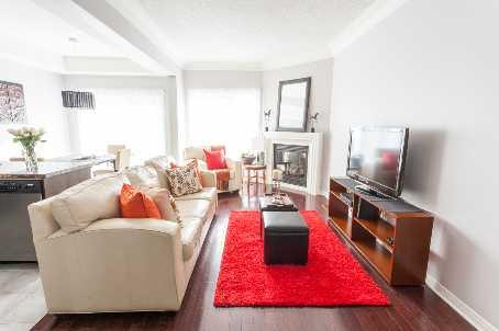 08 Edhouse Ave, House attached with 3 bedrooms, 3 bathrooms and 1 parking in Toronto ON | Image 3