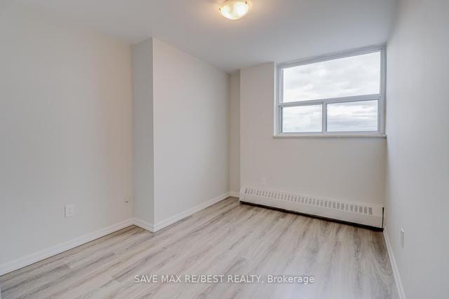 2707 - 380 Dixon Rd, Condo with 3 bedrooms, 2 bathrooms and 1 parking in Toronto ON | Image 11