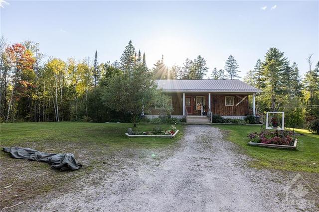 503 Waddle Creek Road, House detached with 2 bedrooms, 2 bathrooms and 18 parking in Lanark Highlands ON | Image 28