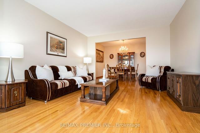 49 John Lindsay Crt, House semidetached with 3 bedrooms, 2 bathrooms and 4 parking in Toronto ON | Image 24
