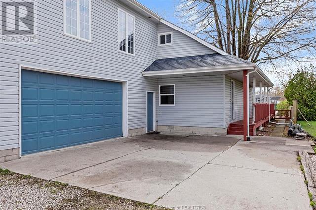 664 Optimist, House detached with 4 bedrooms, 2 bathrooms and null parking in Lakeshore ON | Image 5