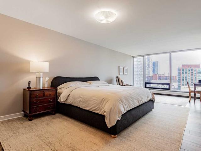 1201 - 30 Wellington St E, Condo with 2 bedrooms, 2 bathrooms and 2 parking in Toronto ON | Image 8