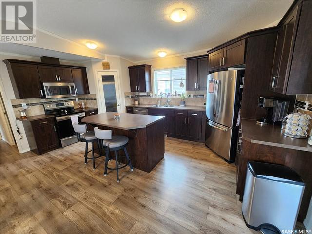 202 Brownlee Street, Home with 3 bedrooms, 2 bathrooms and null parking in Weyburn SK | Image 20