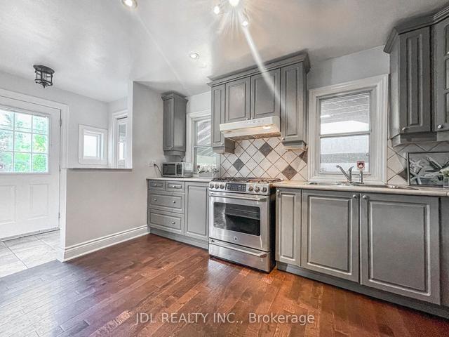 (upper) - 209 Harlandale Ave, House detached with 4 bedrooms, 2 bathrooms and 6 parking in Toronto ON | Image 13