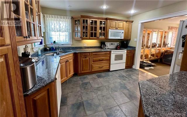 1170 Route 105, House detached with 5 bedrooms, 4 bathrooms and null parking in Douglas NB | Image 3