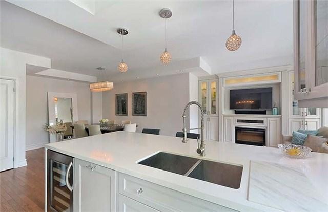 30c Mcmurrich St, Townhouse with 2 bedrooms, 2 bathrooms and 1 parking in Toronto ON | Image 5