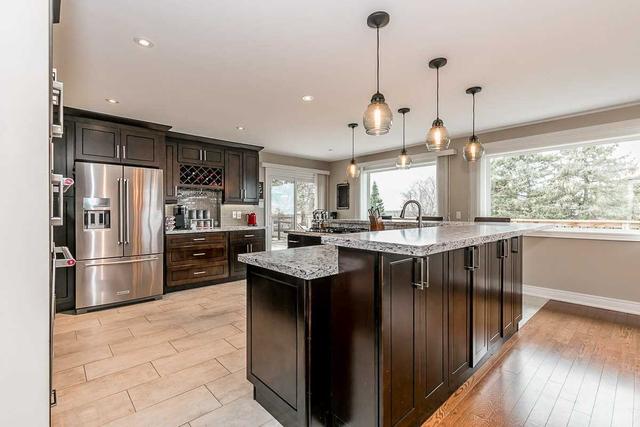 35 Hi View Dr, House detached with 4 bedrooms, 3 bathrooms and 10 parking in East Gwillimbury ON | Image 12