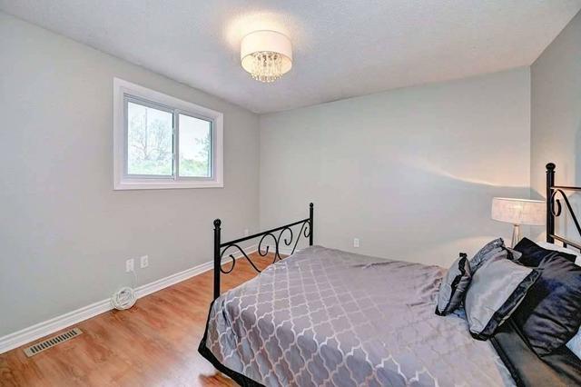 46 Cluthe Cres, House semidetached with 3 bedrooms, 1 bathrooms and 5 parking in Kitchener ON | Image 18