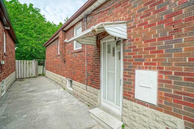 1792 Keele St, House detached with 2 bedrooms, 2 bathrooms and 3 parking in Toronto ON | Image 20