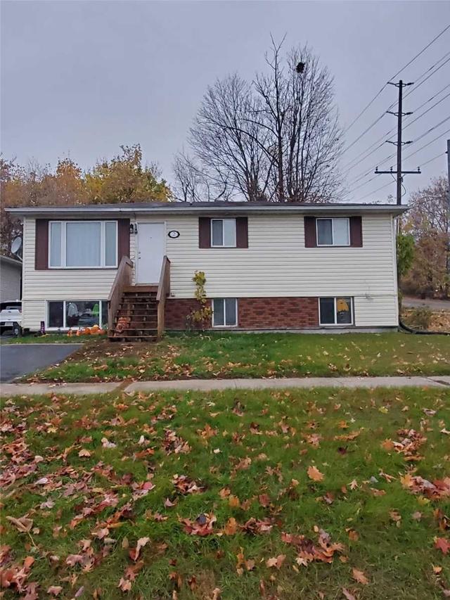 2 Christine Pl, House detached with 3 bedrooms, 1 bathrooms and 2 parking in Orillia ON | Image 1