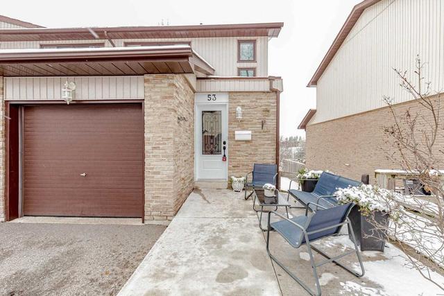 53 Foster Cres N, Townhouse with 3 bedrooms, 2 bathrooms and 2 parking in Brampton ON | Image 1