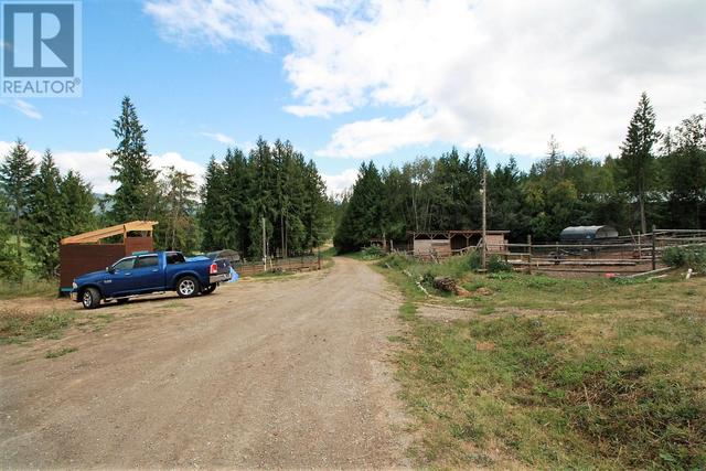 30 Valecairn Road, House other with 3 bedrooms, 2 bathrooms and 3 parking in North Okanagan F BC | Image 35