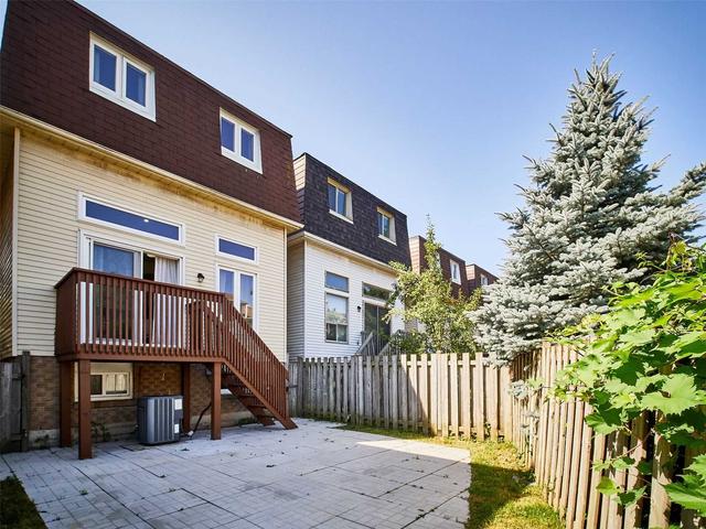 27 Kimbercroft Crt, House detached with 3 bedrooms, 3 bathrooms and 3 parking in Toronto ON | Image 11