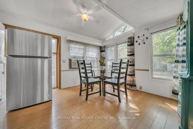 9 - 580 Beaver Creek Rd, Home with 2 bedrooms, 1 bathrooms and 2 parking in Waterloo ON | Image 11
