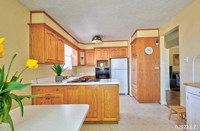 8 Jeffcoat Dr, House detached with 2 bedrooms, 2 bathrooms and 3 parking in Toronto ON | Image 22