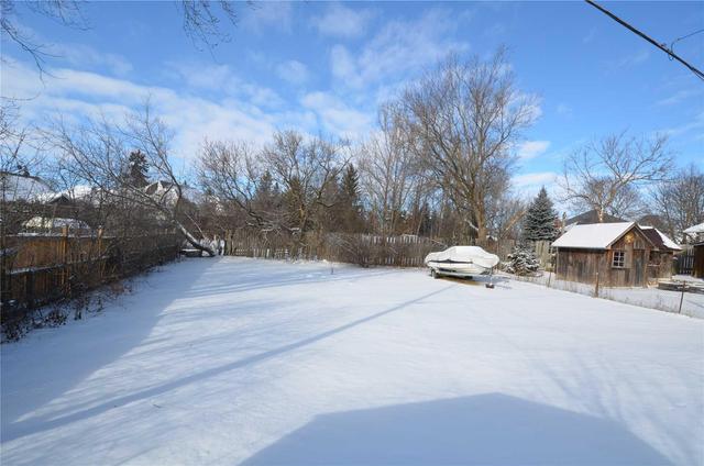 28 Churchill Cres, House detached with 2 bedrooms, 1 bathrooms and 4 parking in Kawartha Lakes ON | Image 15