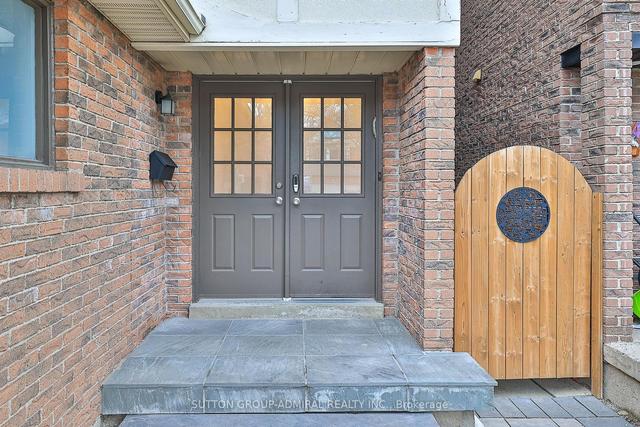 70 North Meadow Cres, House detached with 4 bedrooms, 4 bathrooms and 4 parking in Vaughan ON | Image 12