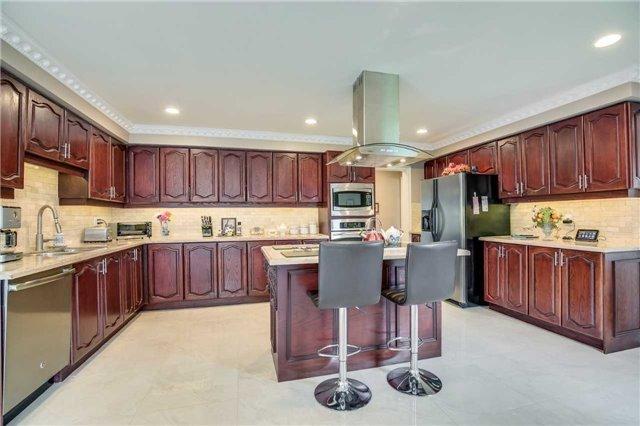 95 Glenarden Cres, House detached with 4 bedrooms, 7 bathrooms and 6 parking in Richmond Hill ON | Image 9