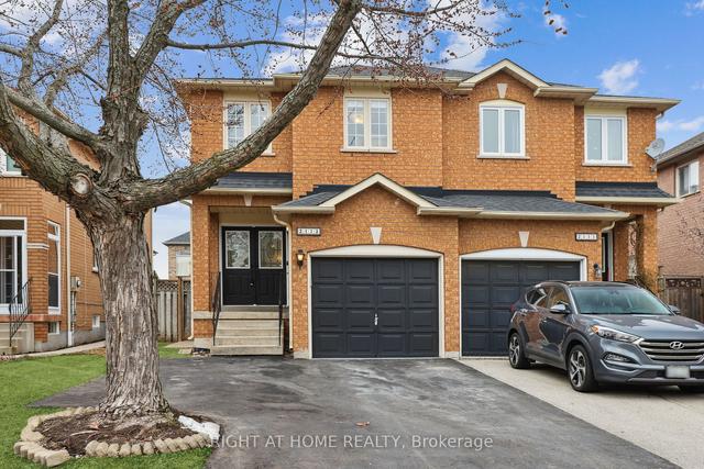 2113 Shady Glen Rd, House semidetached with 3 bedrooms, 4 bathrooms and 3 parking in Oakville ON | Image 1