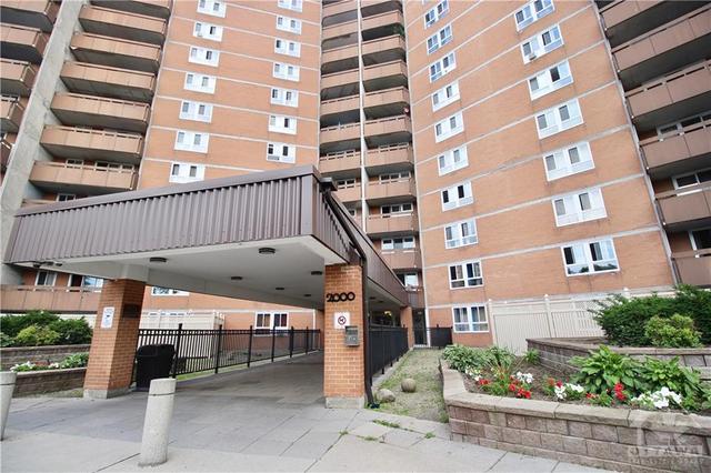 309 - 2000 Jasmine Crescent, Condo with 5 bedrooms, 2 bathrooms and 1 parking in Ottawa ON | Card Image