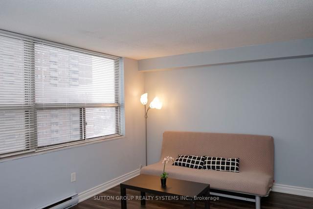 901 - 10 Tobermory Dr, Condo with 2 bedrooms, 1 bathrooms and 1 parking in Toronto ON | Image 2