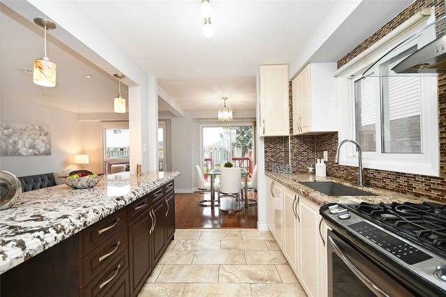 76 Stephensen Crt, House detached with 3 bedrooms, 3 bathrooms and 3 parking in Brampton ON | Image 9