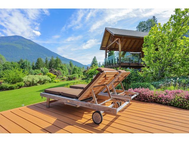 6890 Harrop Procter Road, House detached with 3 bedrooms, 3 bathrooms and 8 parking in Central Kootenay E BC | Image 27