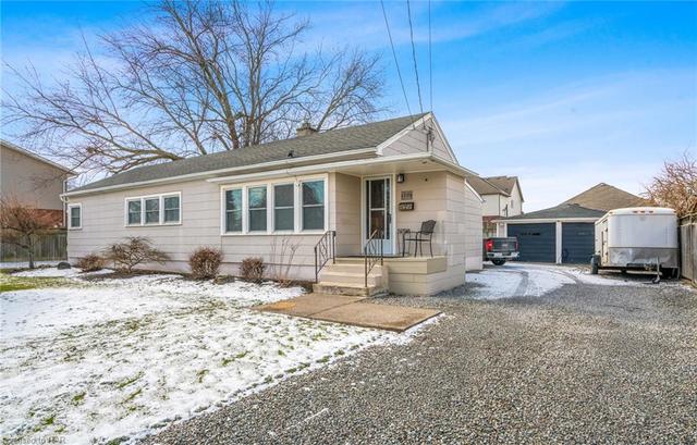 18 Valley Road, House detached with 4 bedrooms, 1 bathrooms and 8 parking in St. Catharines ON | Image 16