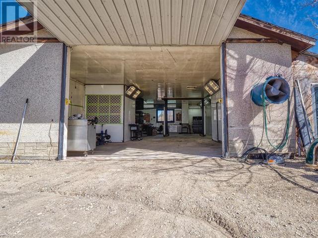 12153 Township Road 284, Home with 3 bedrooms, 2 bathrooms and null parking in Rocky View County AB | Image 13