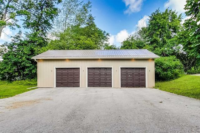 75 Gilson St, House detached with 2 bedrooms, 2 bathrooms and 15 parking in Kawartha Lakes ON | Image 25