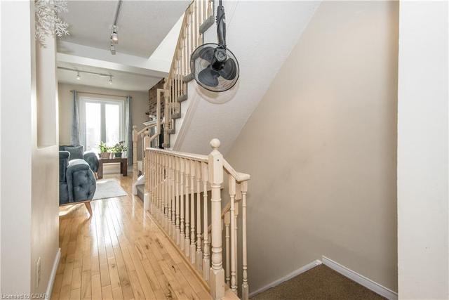 94 - 302 College Avenue W, House attached with 3 bedrooms, 1 bathrooms and 2 parking in Guelph ON | Image 10