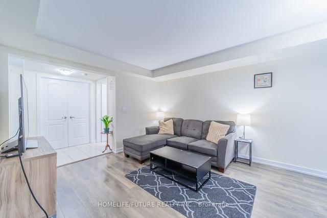 2712 - 2 Gable Hurst Way, Townhouse with 3 bedrooms, 2 bathrooms and 1 parking in Markham ON | Image 2