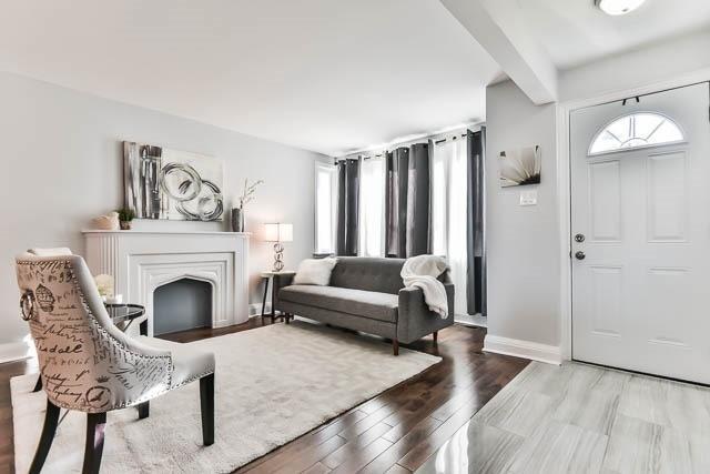 2738 St. Clair Ave E, House detached with 2 bedrooms, 2 bathrooms and 1 parking in Toronto ON | Image 4