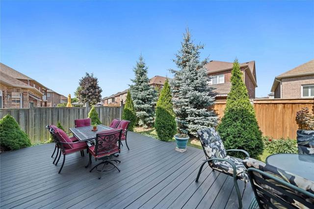 1697 Clearbrook Dr, House detached with 3 bedrooms, 3 bathrooms and 6 parking in Oshawa ON | Image 29