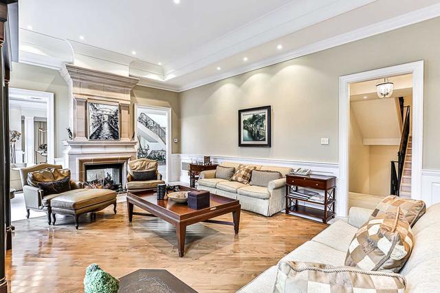 19 High Point Rd, House detached with 6 bedrooms, 12 bathrooms and 30 parking in Toronto ON | Image 4