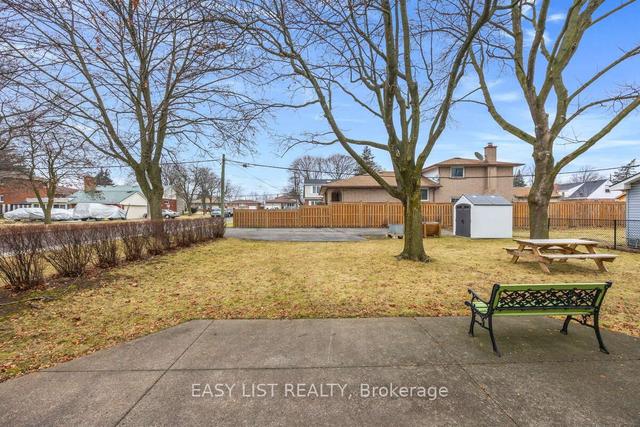 1 Bryant Crt, House detached with 3 bedrooms, 2 bathrooms and 5 parking in Hamilton ON | Image 30