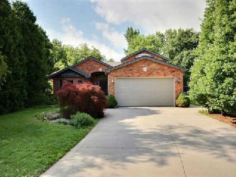 835 Old Tecumseh Rd, House detached with 3 bedrooms, 3 bathrooms and 4 parking in Lakeshore ON | Image 1